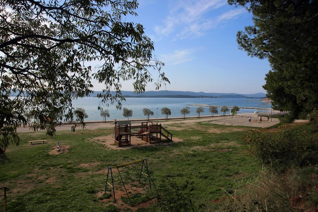 Villa Toni Sveti Filip i Jakov Exterior photo